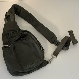 Wild Fable Dark Green Men's Belt Bag